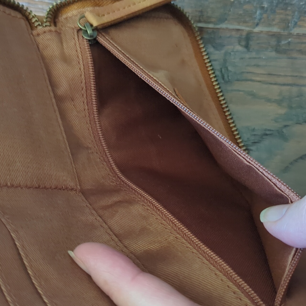 FREE PEOPLE I Cognac Brown Vegan Faux Leather Zippered Wallet Wristlet Purse - Picture 9 of 12